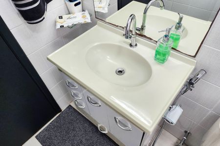 Apartamento à venda com 64m², 2 quartos e 1 vagaBanheiro Social 