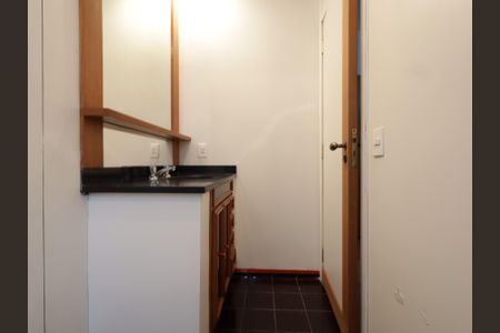 Casa à venda com 468m², 4 quartos e 2 vagasBanheiro da Suíte 4