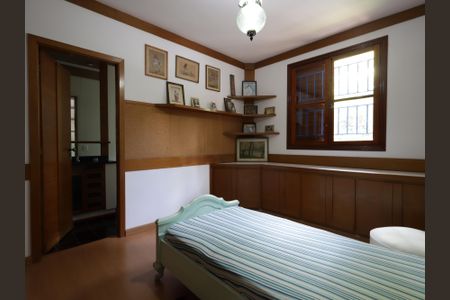 Casa à venda com 468m², 4 quartos e 2 vagasSuíte 3