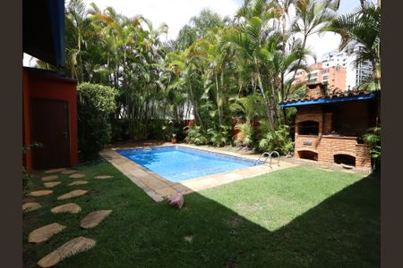Casa à venda com 468m², 4 quartos e 2 vagasPiscina