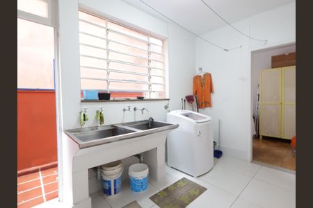 Casa à venda com 468m², 4 quartos e 2 vagasÁrea de Serviço