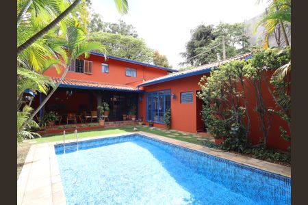 Casa à venda com 468m², 4 quartos e 2 vagasPiscina