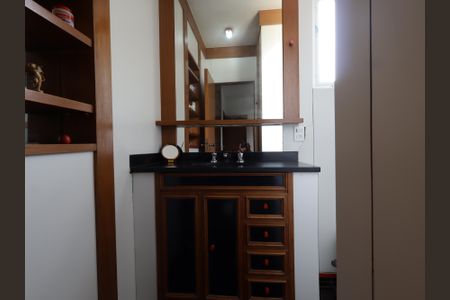 Casa à venda com 468m², 4 quartos e 2 vagasBanheiro da Suíte 1