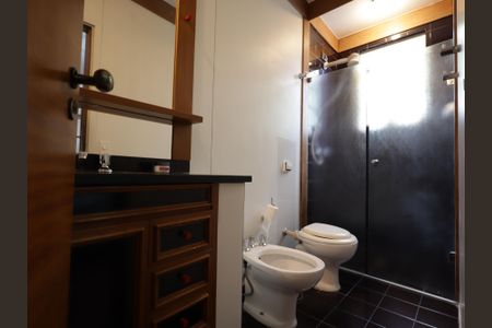 Casa à venda com 468m², 4 quartos e 2 vagasBanheiro da Suíte 3