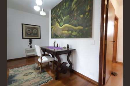 Casa à venda com 468m², 4 quartos e 2 vagasHall dos quartos