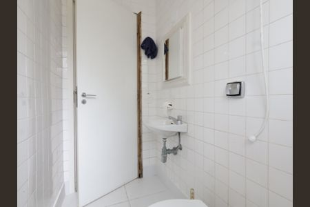 Casa à venda com 468m², 4 quartos e 2 vagasBanheiro de serviço