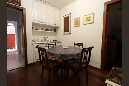 Casa à venda com 468m², 4 quartos e 2 vagasCopa