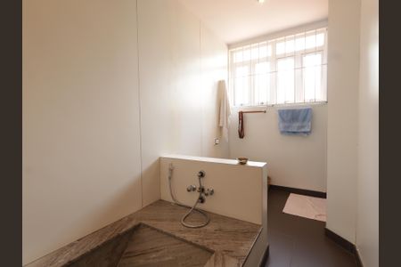 Casa à venda com 468m², 4 quartos e 2 vagasBanheiro da Suíte 2