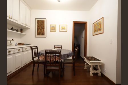 Casa à venda com 468m², 4 quartos e 2 vagasCopa