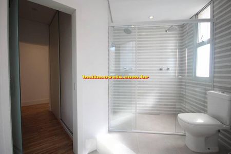 Apartamento à venda com 244m², 3 quartos e 3 vagas