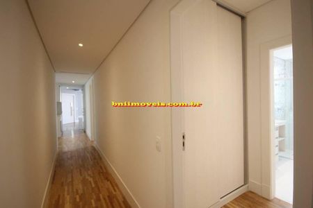 Apartamento à venda com 244m², 3 quartos e 3 vagas