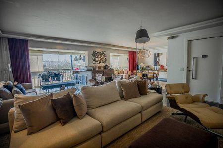 Apartamento à venda com 3 quartos, 212m² em Vila Nova Conceição, São Paulo