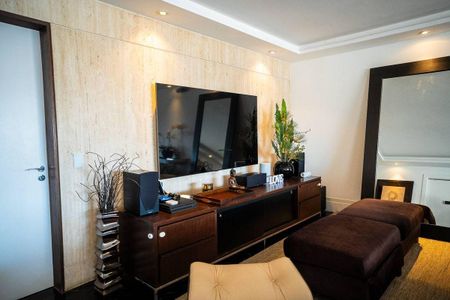 Apartamento à venda com 3 quartos, 212m² em Vila Nova Conceição, São Paulo