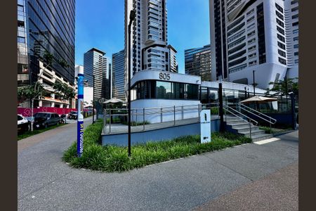 Apartamento à venda com 227m², 3 quartos e 4 vagas Apartamento à venda com 227m², 3 quartos e 4 vagasFachada