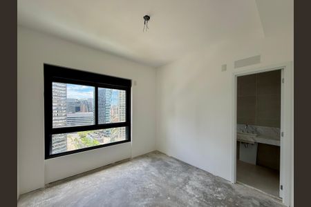 Apartamento à venda com 227m², 3 quartos e 4 vagas Apartamento à venda com 227m², 3 quartos e 4 vagasSuíte 2