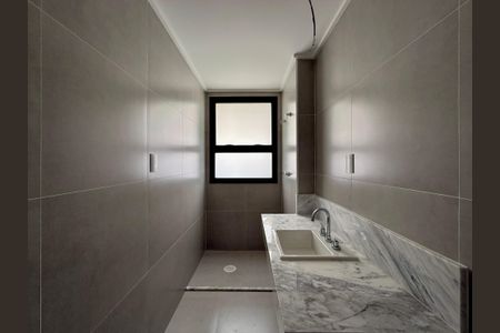 Apartamento à venda com 227m², 3 quartos e 4 vagas Apartamento à venda com 227m², 3 quartos e 4 vagasBanheiro 2 da Suíte 1