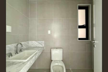 Apartamento à venda com 227m², 3 quartos e 4 vagas Apartamento à venda com 227m², 3 quartos e 4 vagasBanheiro Suite 3