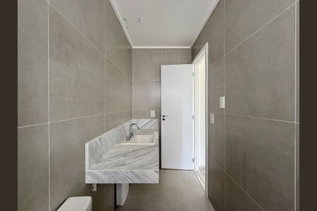 Apartamento à venda com 227m², 3 quartos e 4 vagas Apartamento à venda com 227m², 3 quartos e 4 vagasBanheiro Suíte 2