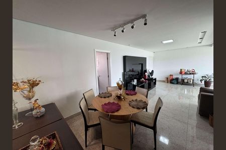Apartamento à venda com 4 quartos, 149m² em União, Belo Horizonte