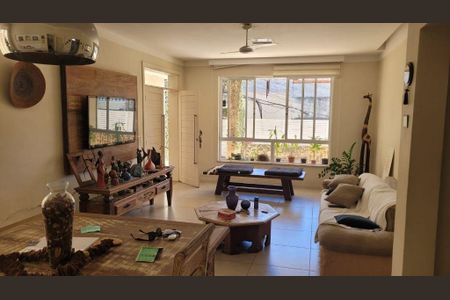 Casa à venda com 1 quarto, 150m² em Fátima, Niterói