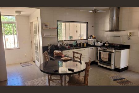 Casa à venda com 1 quarto, 150m² em Fátima, Niterói