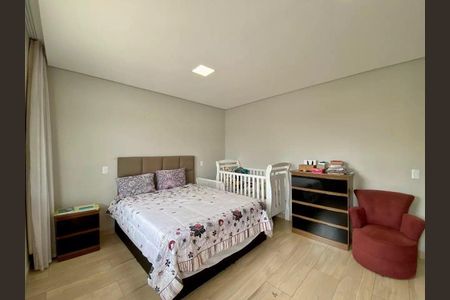 Casa à venda com 3 quartos, 360m² em Planalto, Belo Horizonte