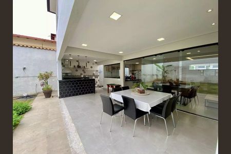 Casa à venda com 3 quartos, 360m² em Planalto, Belo Horizonte