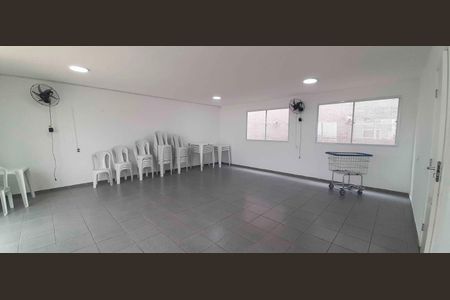 Apartamento à venda com 43m², 2 quartos e 1 vaga Apartamento à venda com 43m², 2 quartos e 1 vagaÁrea comum - Salão de festas