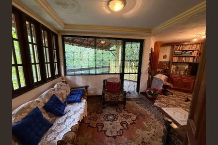 Casa à venda com 3 quartos, 271m² em Sapê, Niterói