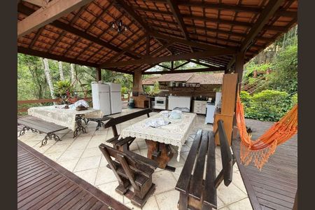 Casa à venda com 2 quartos, 248m² em Sapê, Niterói