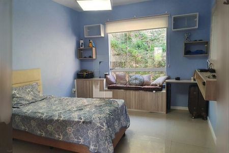 Casa à venda com 3 quartos, 230m² em Rio do Ouro, Niterói