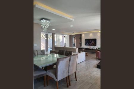 Casa à venda com 3 quartos, 230m² em Rio do Ouro, Niterói