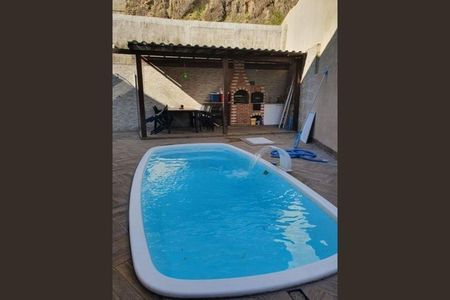 Casa à venda com 230m², 3 quartos e 1 vaga