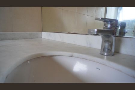 Banheiro suite  de apartamento para alugar com 3 quartos, 76m² em Cristal, Porto Alegre