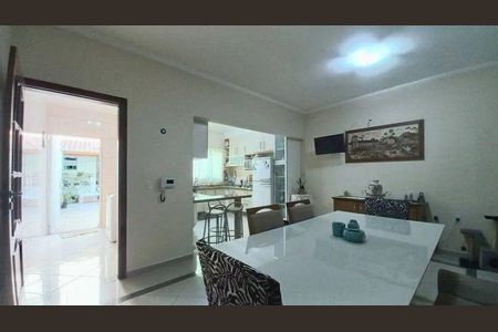 Casa à venda com 4 quartos, 212m² em Vila Assunção, Santo André