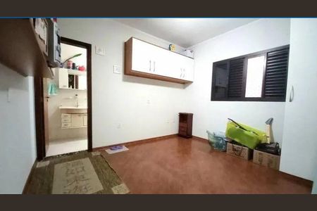 Casa à venda com 4 quartos, 212m² em Vila Assunção, Santo André