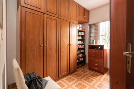 Casa à venda com 263m², 5 quartos e 4 vagasQuarto 2