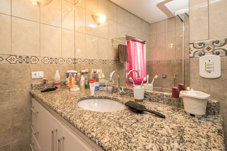 Casa à venda com 263m², 5 quartos e 4 vagasBanheiro da Suíte