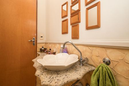 Casa à venda com 263m², 5 quartos e 4 vagasLavabo