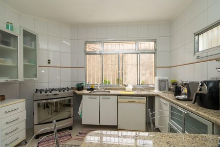 Casa à venda com 263m², 5 quartos e 4 vagasCozinha 1