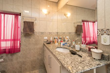 Casa à venda com 263m², 5 quartos e 4 vagasBanheiro da Suíte