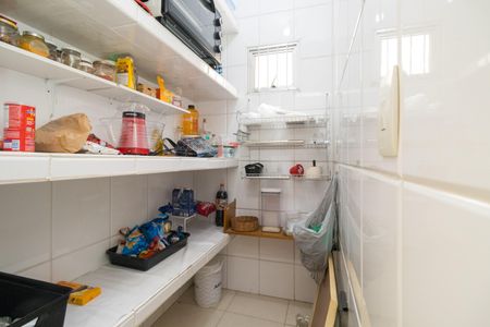 Casa à venda com 263m², 5 quartos e 4 vagasCozinha 1 - despensa