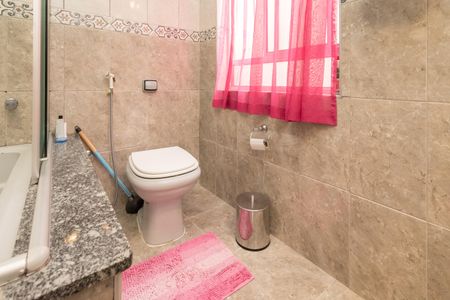 Casa à venda com 263m², 5 quartos e 4 vagasBanheiro da Suíte