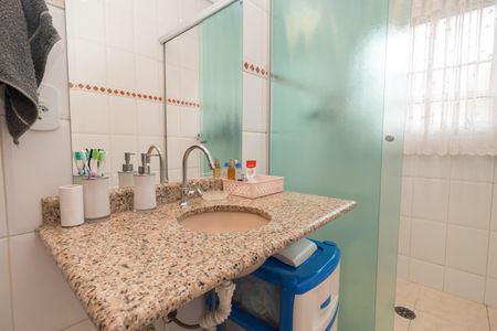 Casa à venda com 263m², 5 quartos e 4 vagasBanheiro Social