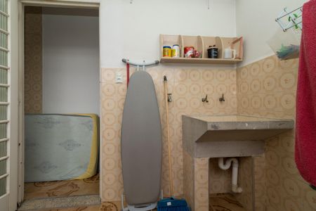 Casa à venda com 263m², 5 quartos e 4 vagasÁrea de Serviço 2