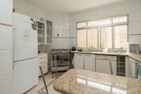 Casa à venda com 263m², 5 quartos e 4 vagasCozinha 1
