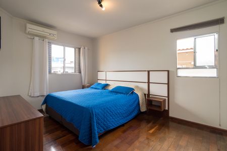 Casa à venda com 263m², 5 quartos e 4 vagasSuíte