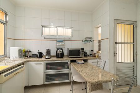 Casa à venda com 263m², 5 quartos e 4 vagasCozinha 1