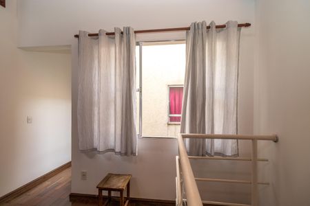 Casa à venda com 263m², 5 quartos e 4 vagasCorredor