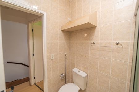 Casa de condomínio para alugar com 148m², 3 quartos e 2 vagasBanheiro Social